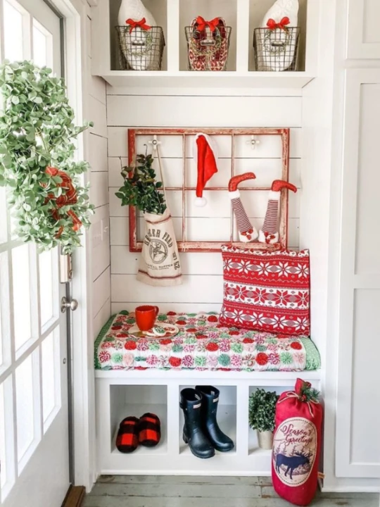 Christmas Mudroom Ideas 5