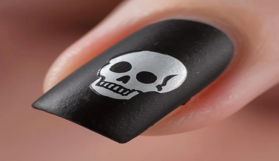 Skull Accent Nail Design
